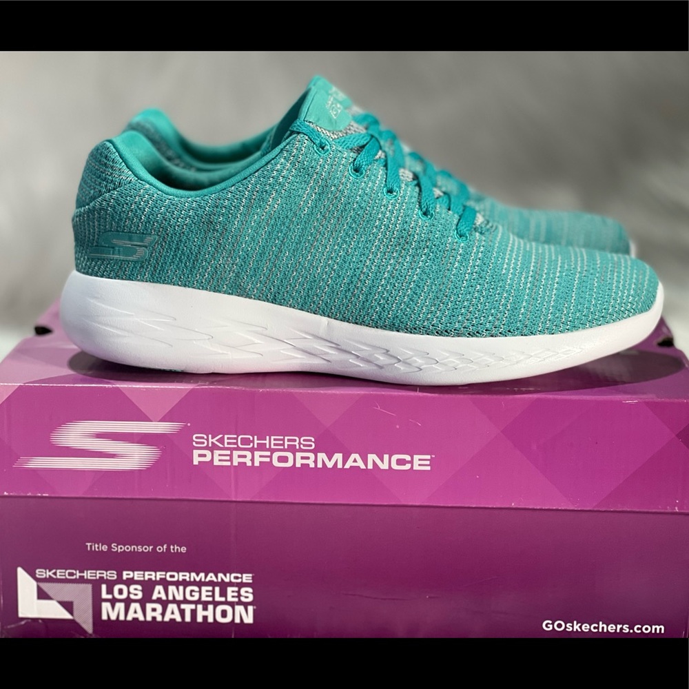 New Skechers Womens Skechers GOrun 600 sneakers - Picture 3 of 11